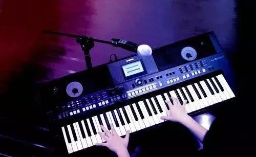 电子琴是学习音乐的最好乐器,在家学习电子琴基础知识