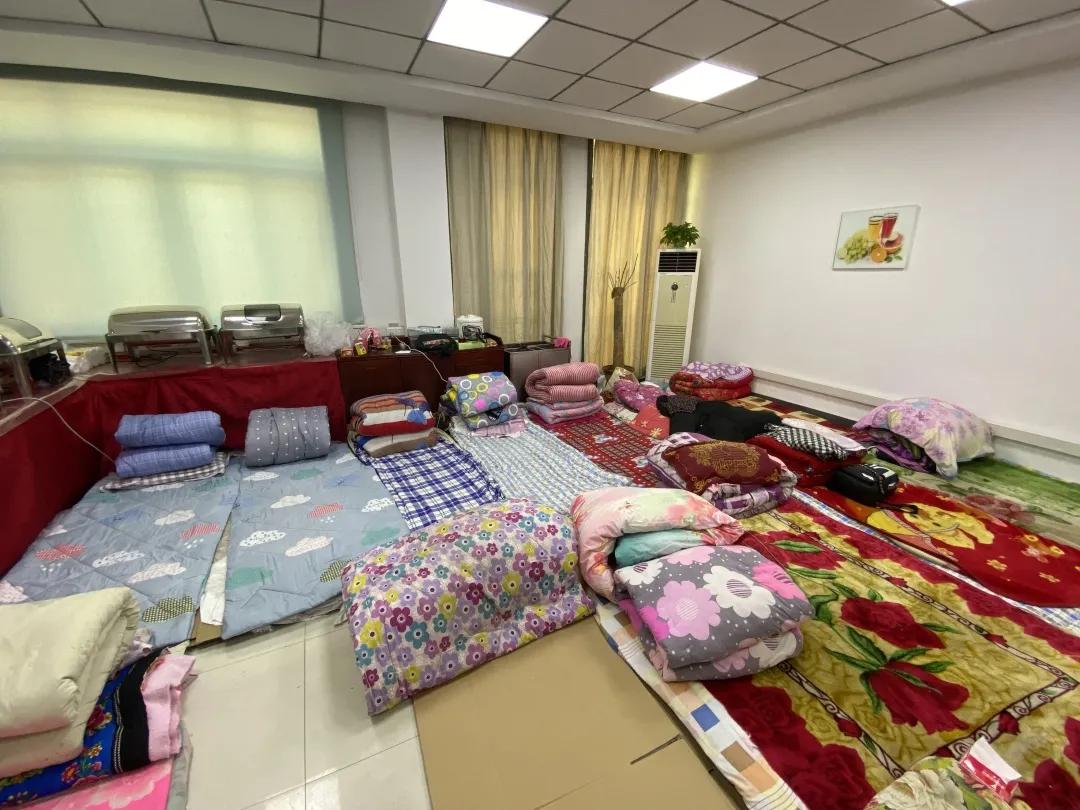 共克时艰凝心聚力,勠力同心众志成城促发展