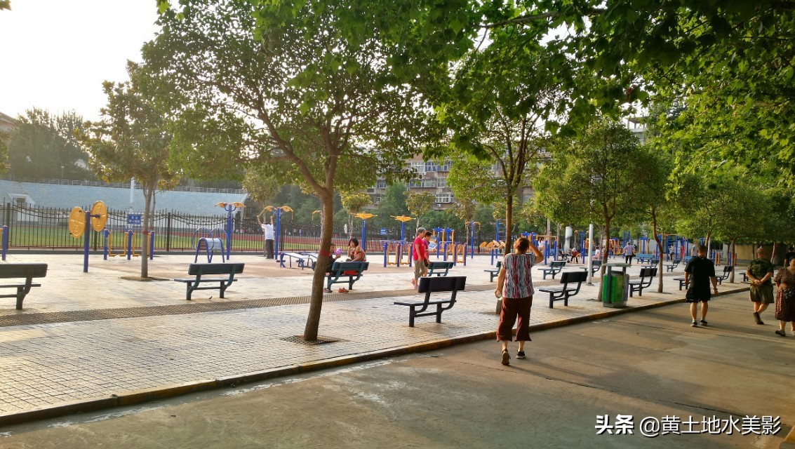 了解郑州的铁路历史,郑州之行最新视频