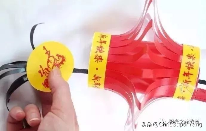 幼儿园小班元旦亲子手工立体灯笼,手工亲子灯笼