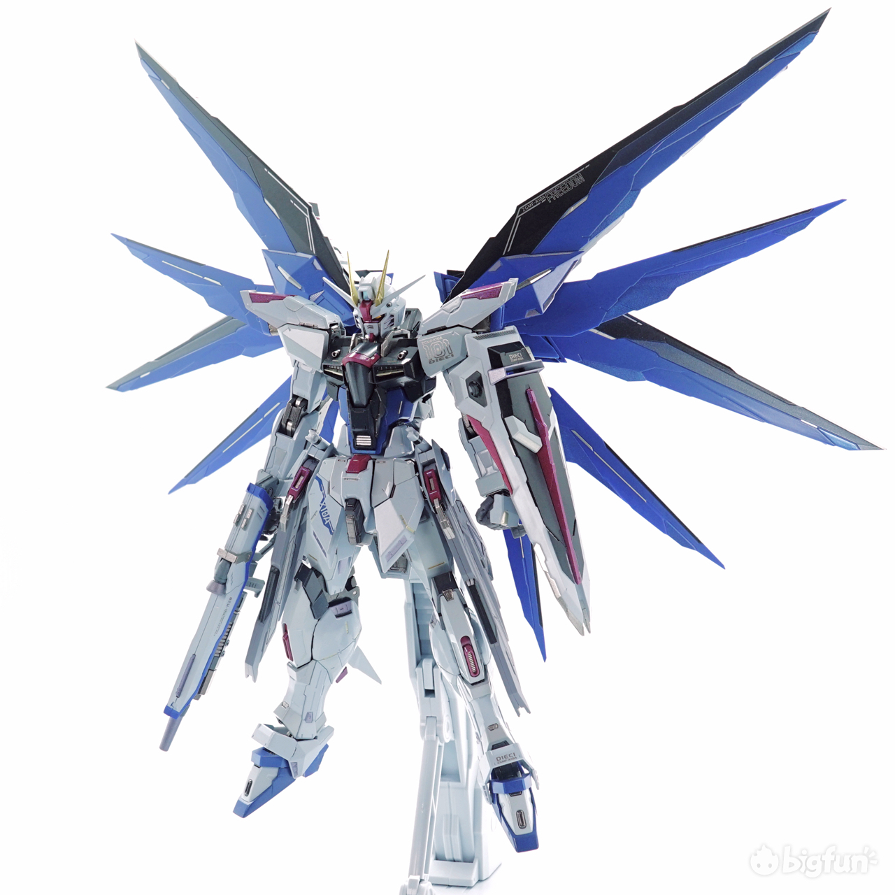 自由高达手办2.0成品,mb自由高达2.0对比1.0