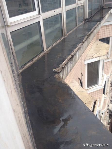外阳台渗水找谁,外阳台漏水到楼下怎么修补