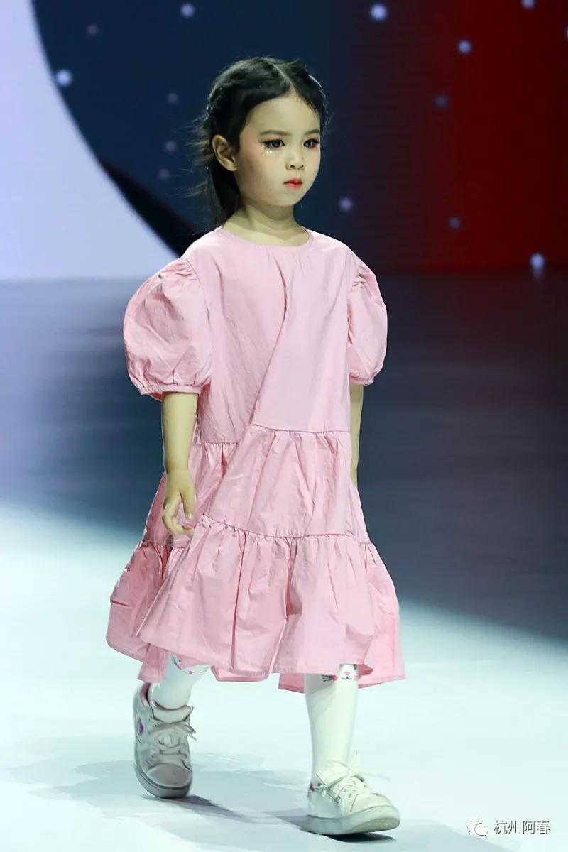 国际时尚周巴黎,时装周秀场