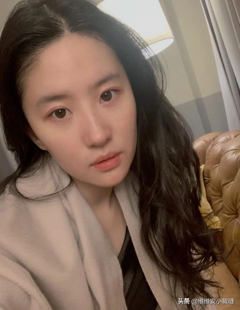 揭秘刘亦菲14天急速美白法,刘亦菲雾面妆和其他女星水光肌