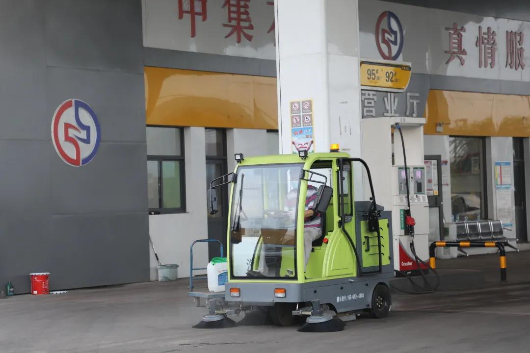 亮了!靓了!更有量了!峰峰“老旧小”加油站穿上了“新衣”