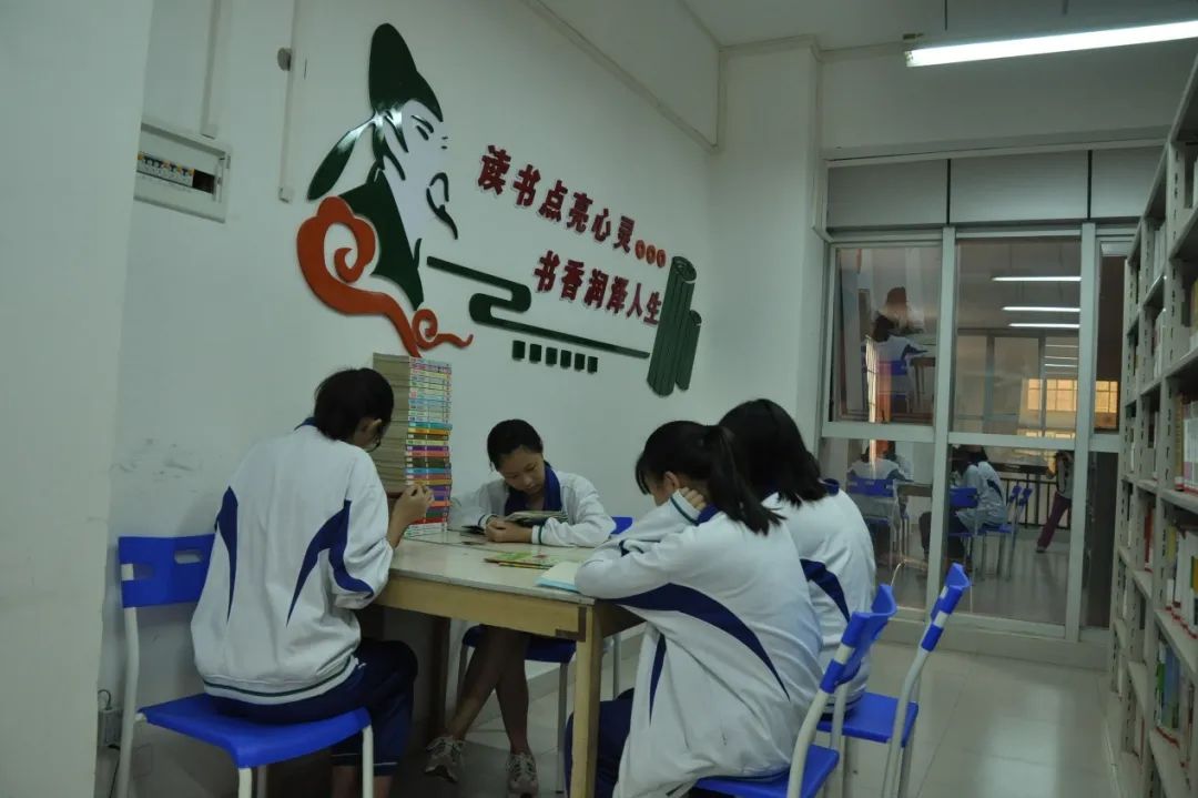 笔韵墨香放异彩，丰富舞台漫云中——广州市白云中学欢迎您