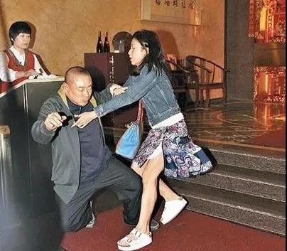 容忍丈夫找小三屡遭背叛却不离婚,容忍丈夫出轨屡遭背叛不离婚