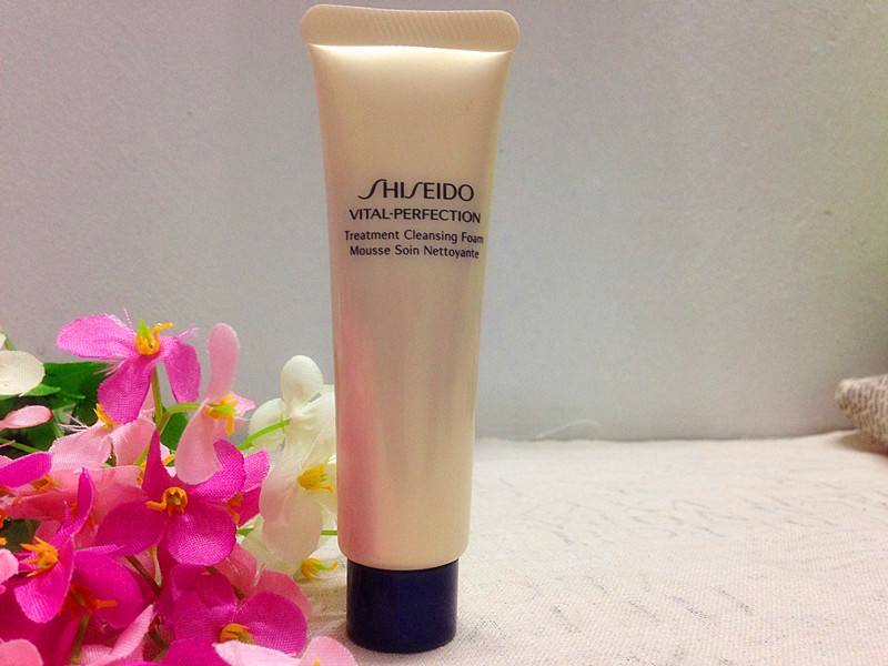 推荐一款比较火的网红洗面奶,超平价的经典好用的洗面奶推荐