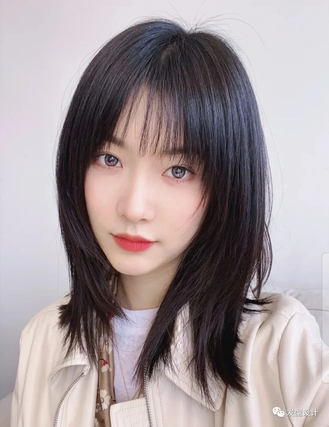 发型女2020流行发型中长发木马卷,直发型女2020流行发型中长发减龄