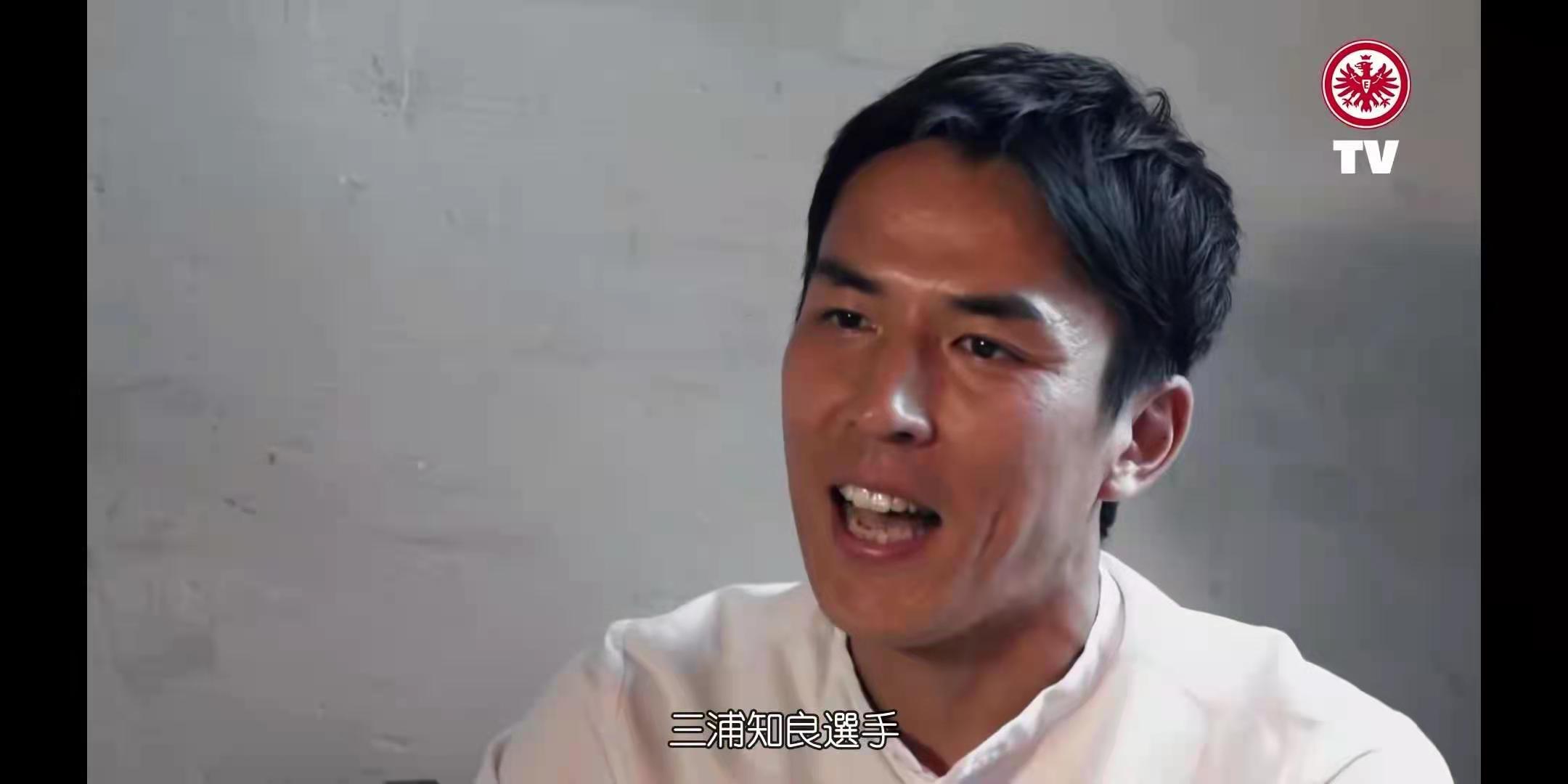 日本55岁足球老将,54岁还在踢球