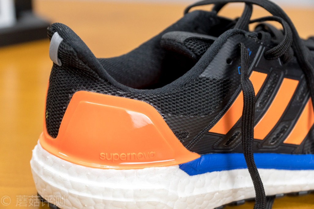 阿迪ultraboost22黑蓝,阿迪supernova和ultraboost