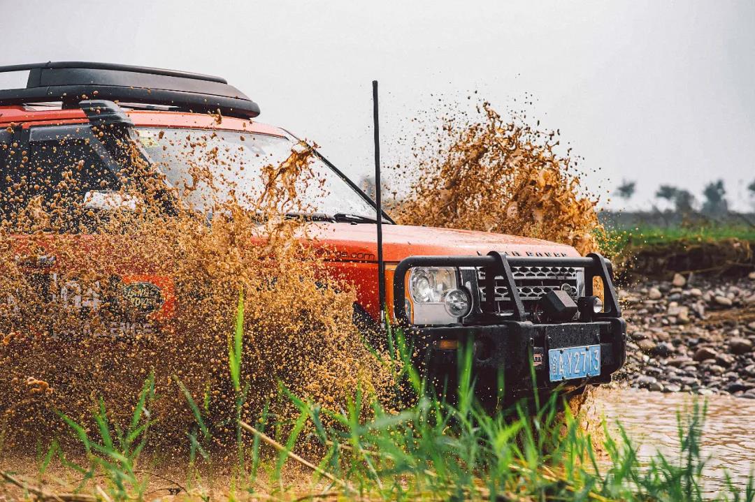 新款卫士的真实越野能力,卫士是不是硬派越野车