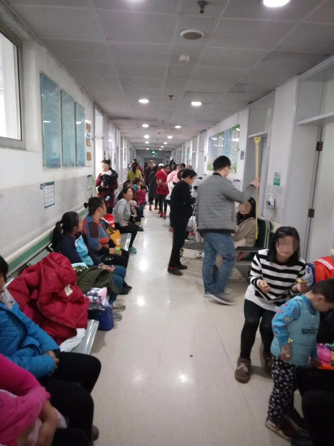 父母得知孩子高烧40多度,5岁孩子持续高烧40度3小时