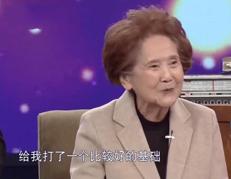 她曾是央视名嘴,她曾是央视主播42岁结婚