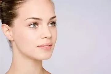 鼻子出油的解决方法,鼻子上出油臭臭的