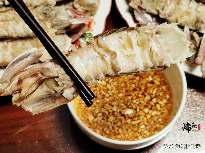 入夏后，又到了吃“海中蜈蚣”的季节，肉体肥美，错过还需等一年