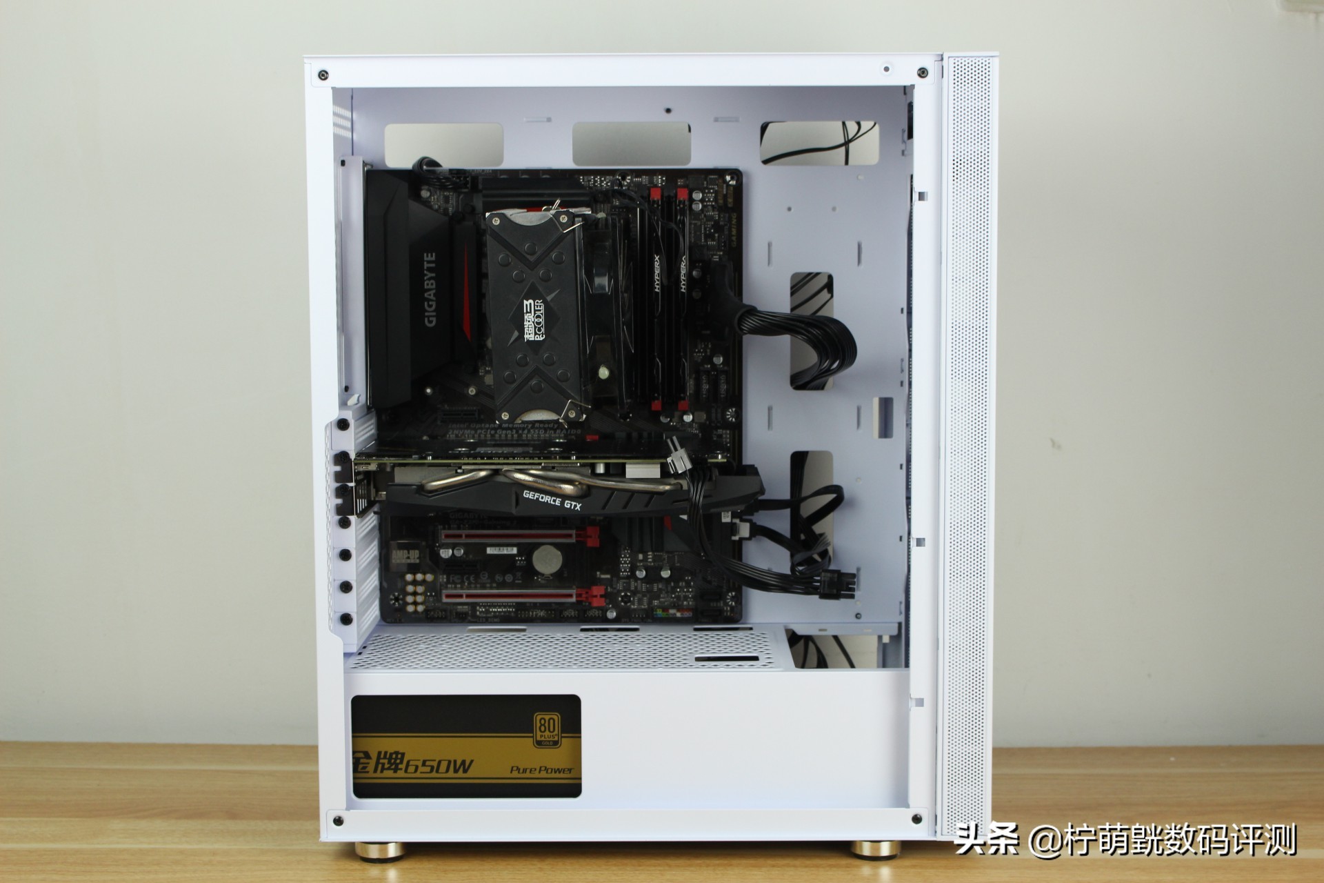 神光侧透不单调,畅快装机不求人易大师神光白色版上机体验