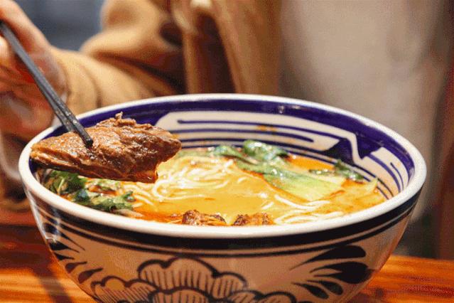 听说我的同事一天吃遍全世界,他是怎么办到的?