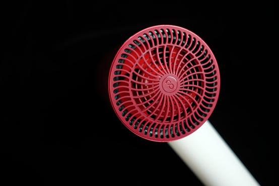 头发风一吹毛躁干枯怎么处理,头发干枯毛躁和吹风机有关吗