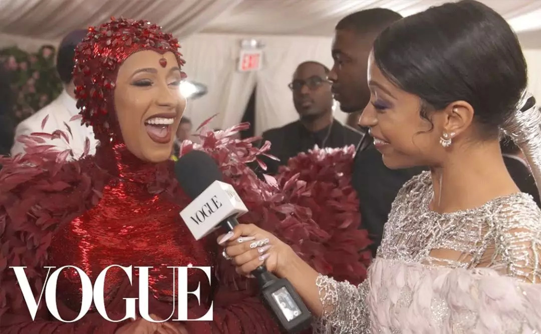 牛本山后继有人｜一个做过脱衣舞娘，唱得了Rap的小品演员CardiB