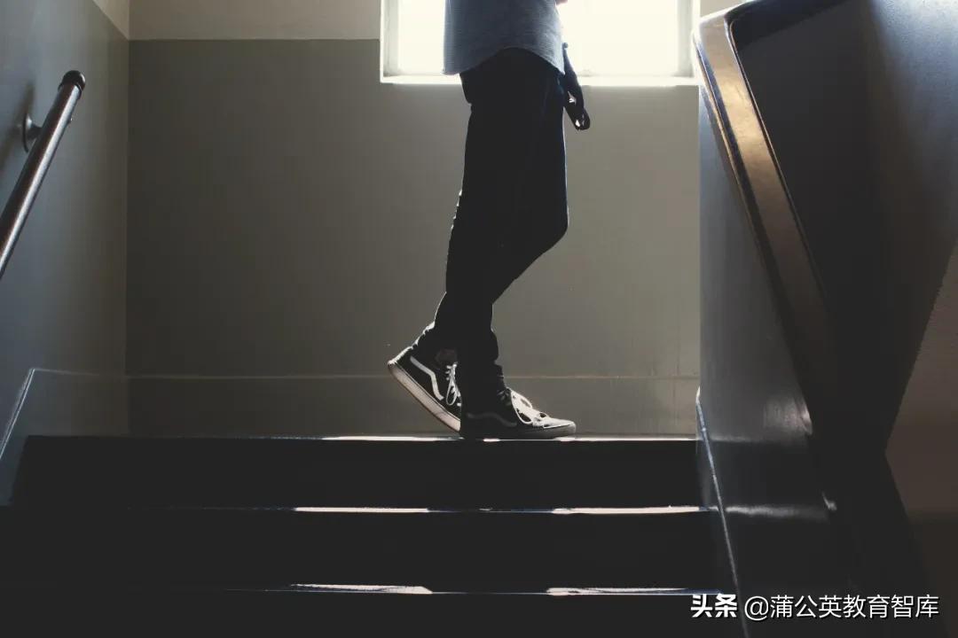 瀛︽牎骞查儴绠＄悊鏉冮檺涓嬫斁,褰撳鏍℃牎缁勭粐閮ㄩ暱鏈変粈涔堢敤