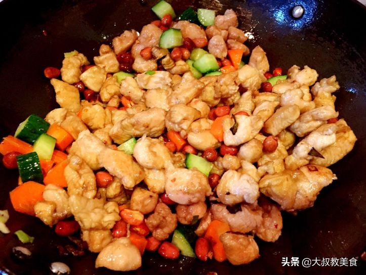 宫爆鸡丁正宗川菜做法放番茄酱,川菜宫爆鸡丁的正宗做法视频