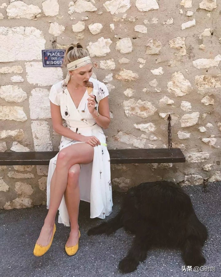 适合搭中国风的鞋子芭蕾舞鞋,搭配一双芭蕾舞鞋都瞬间优雅起来