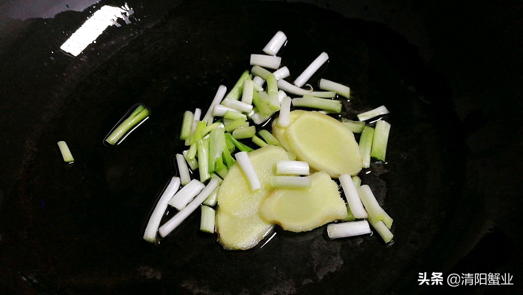 教你原汁原味的大闸蟹做法,这个季节的大闸蟹怎么烧好吃