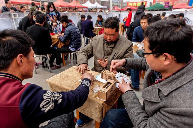 关于赌博欠下的债可以不还吗,赌博欠下的债要不要妻子承担