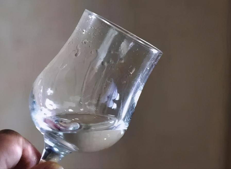 白酒酒水销售新思路和方法,营销酒水技巧和话术酒吧