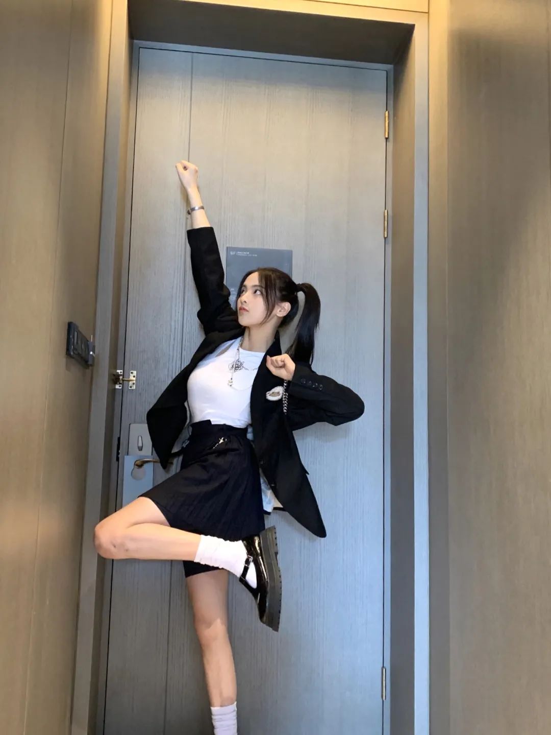 休闲潮流小白鞋皮鞋搭配,秋季牛皮小白鞋舒服百搭又洋气