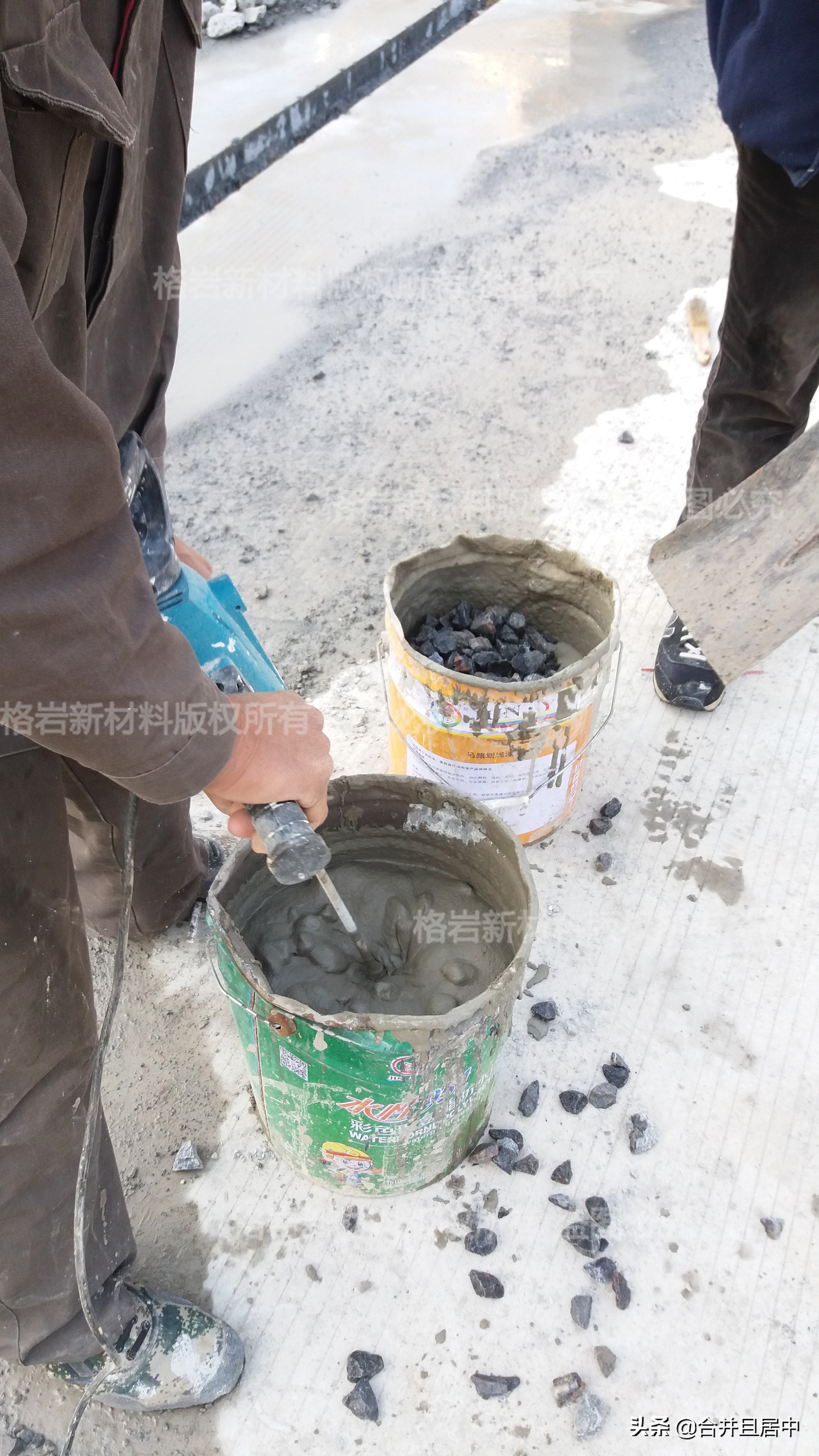 水泥路面补裂缝用哪种填缝胶好,水泥路面裂缝是什么原因造成的