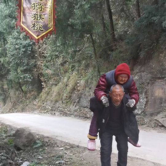 70岁以上农民借钱,60岁农民有什么贷款可以借