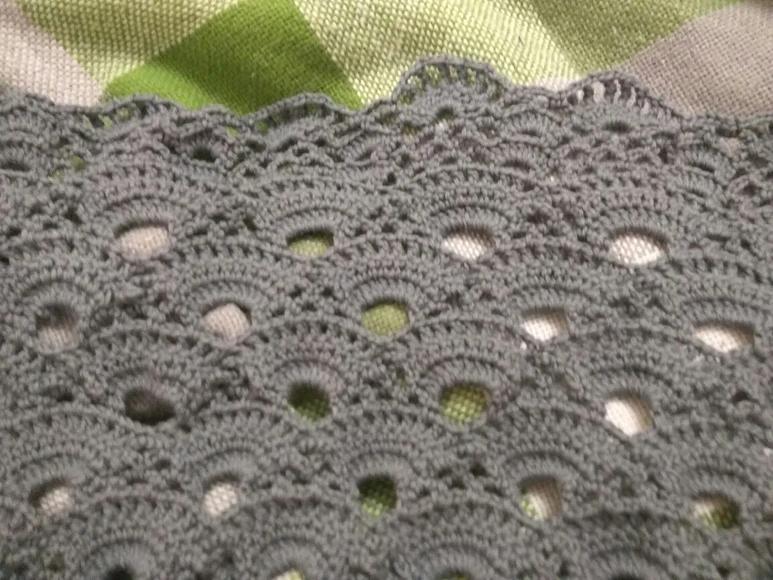 祖母方格三角围巾的各种编织方法,三角围巾镂空钩针花样图案大全