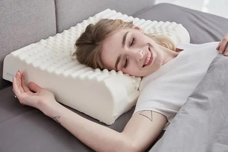 泰国皇室乳胶枕品牌 (泰国防螨抑菌天然乳胶枕头)