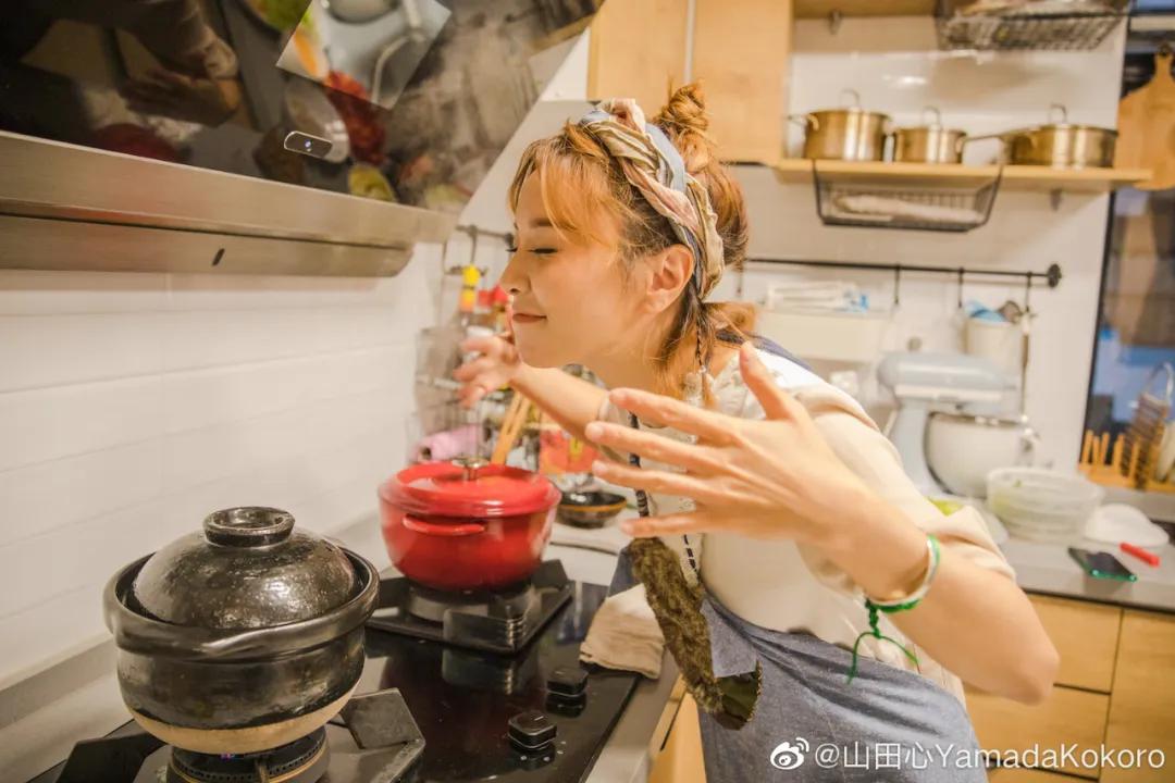 黄雅莉唱哭何炅是哪一期,黄雅莉与何炅的关系