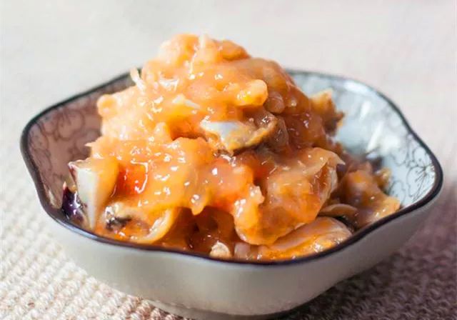 真正吃螃蟹的吃法应该是这样的,吃螃蟹时的美味