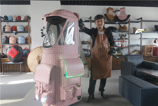 皮包，只有你想不到的，没有他做不出的，这个网红有一套