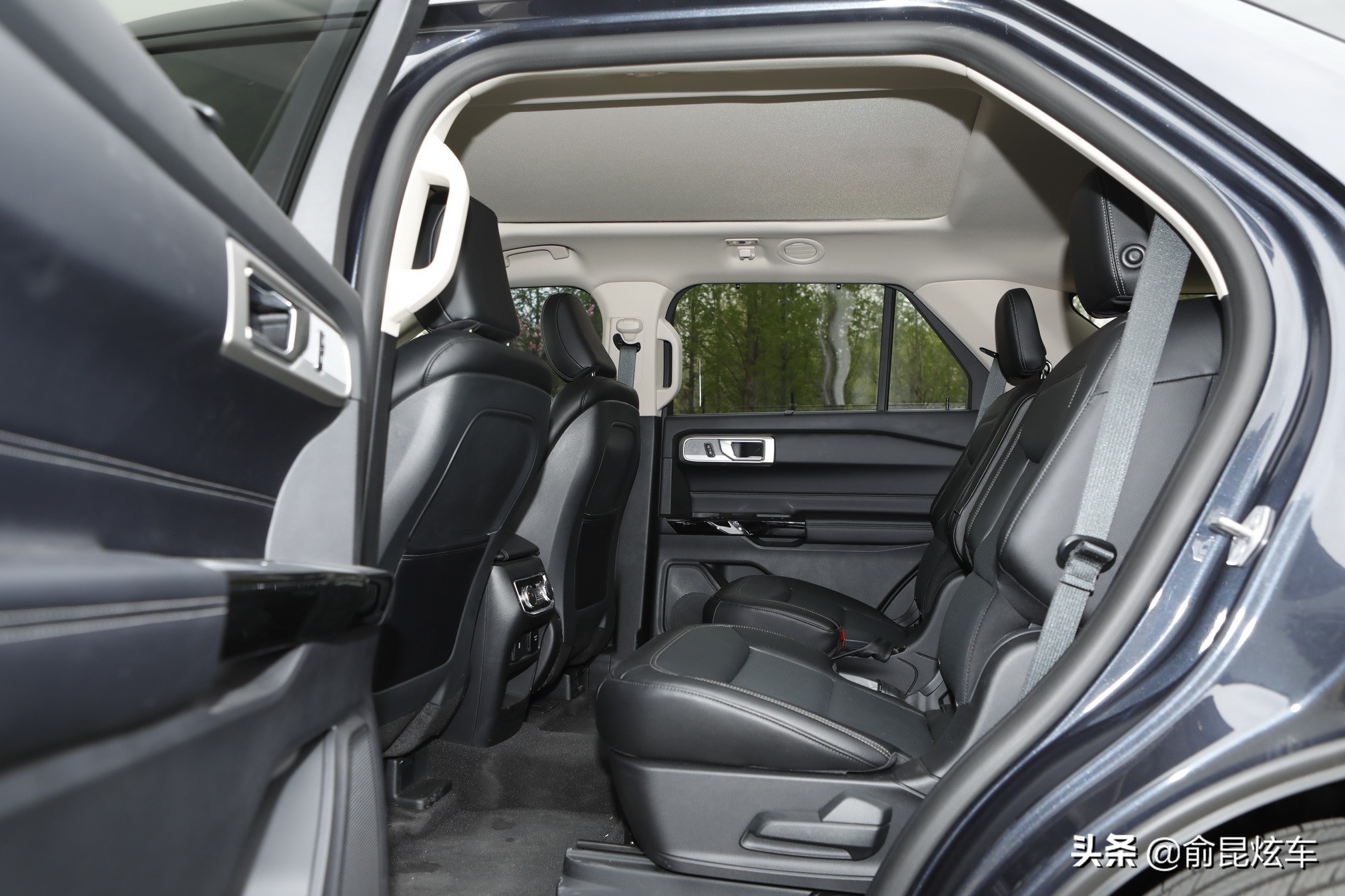 全新大七座suv福特探险者,帅气十足的性能轿跑suv