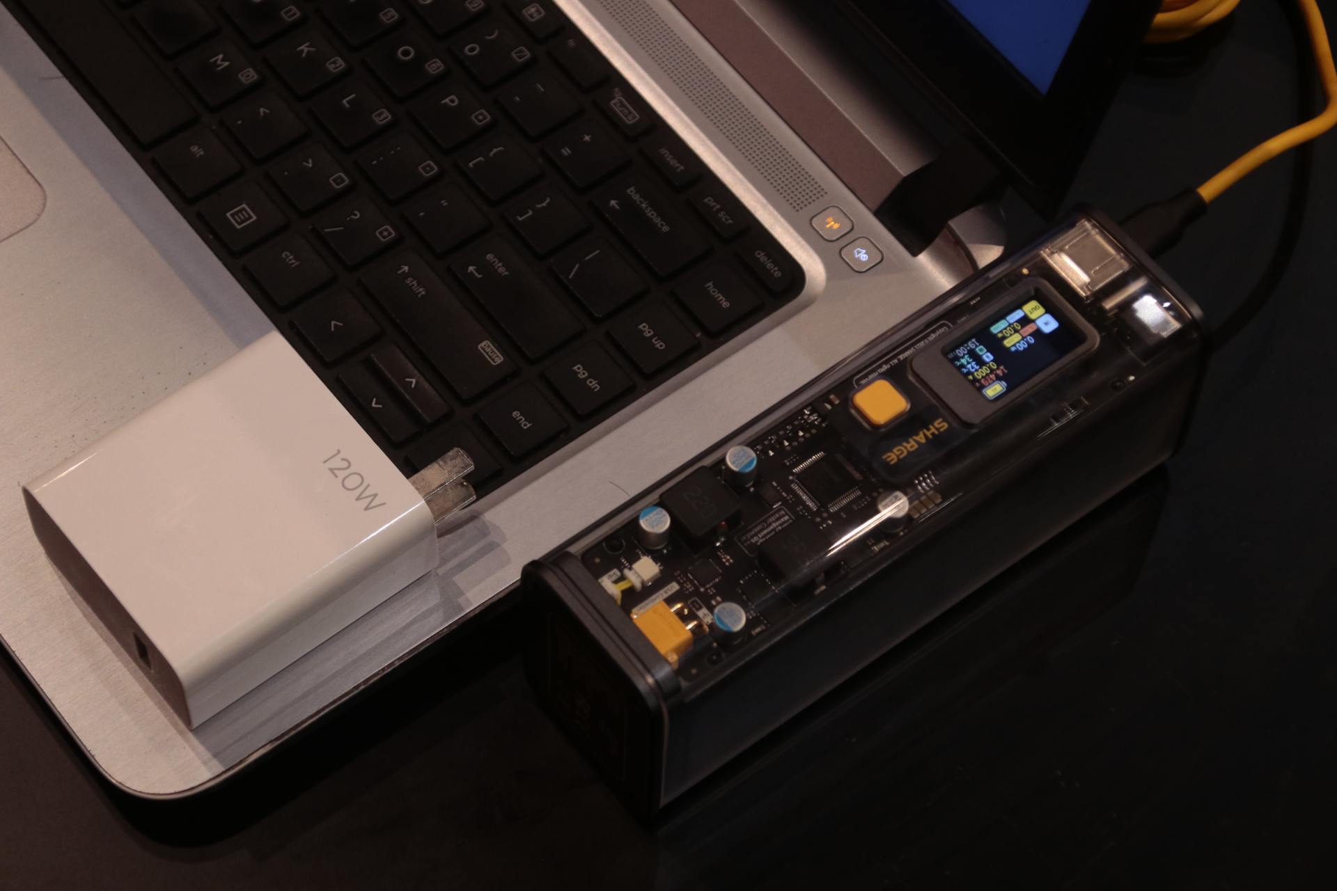 除了超高颜值,闪极卖千元的勇气是什么?一枝独秀