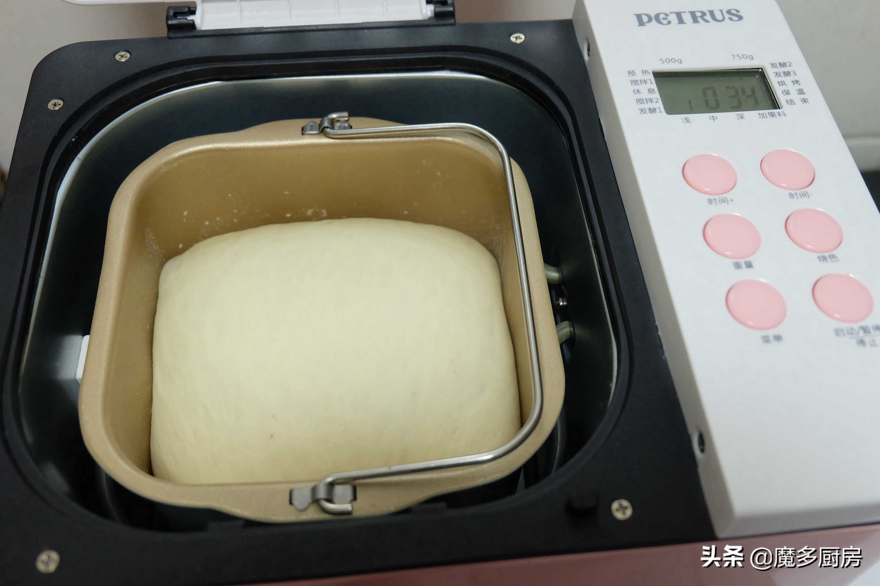 做面包只要一台面包机,多图详解面包制作,低糖无油配方真不错