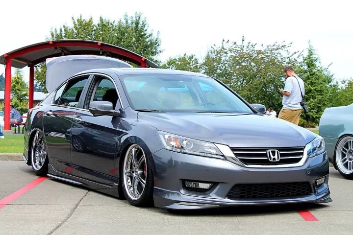 要看雅阁的改装案例还是看“别人家”的吧,国内实在不多