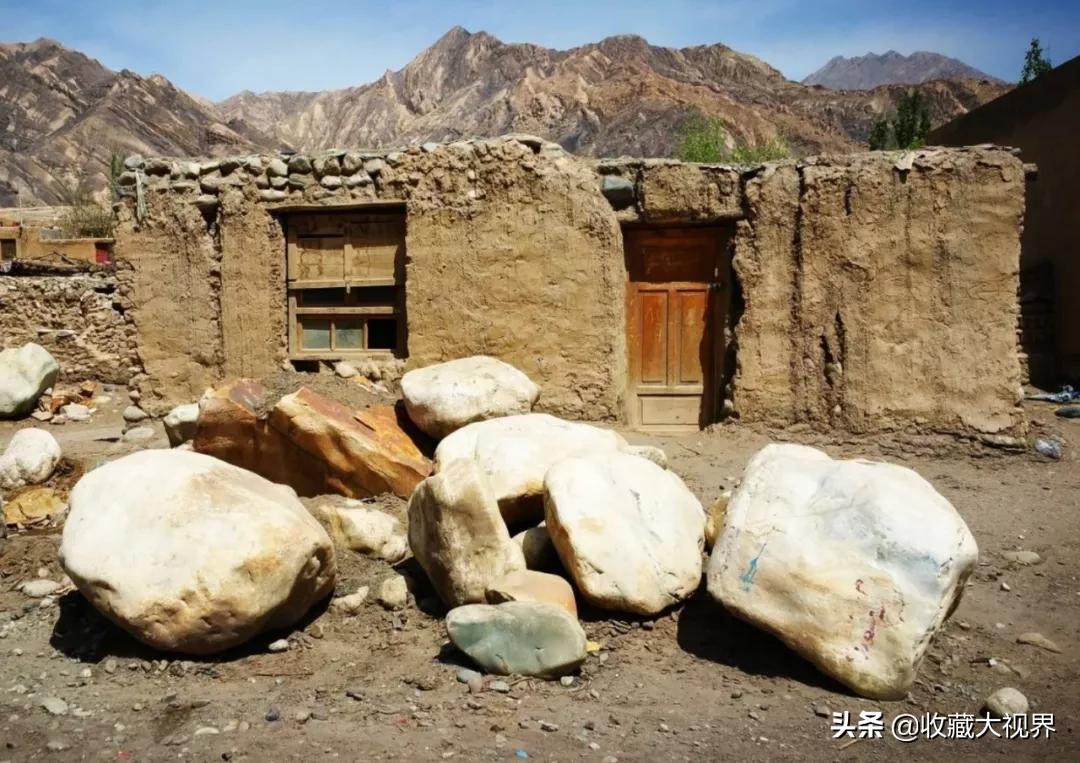 陕西男子挖到夜明珠如今成了路灯,陕西男子在罗布泊挖到六吨夜明珠