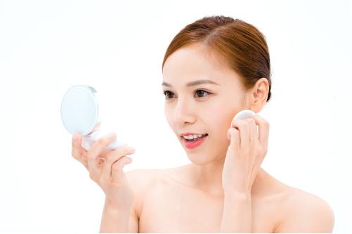 隔离霜就是防晒霜吗,隔离霜是保护皮肤还是伤害皮肤