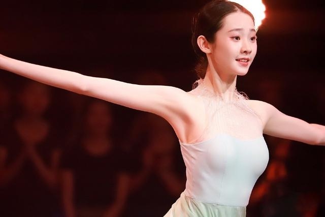 张艺凡创造营第一次跳舞,张艺凡跳舞创造营彩排