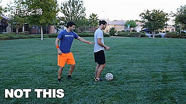 如何正确地进行1v1背身防守