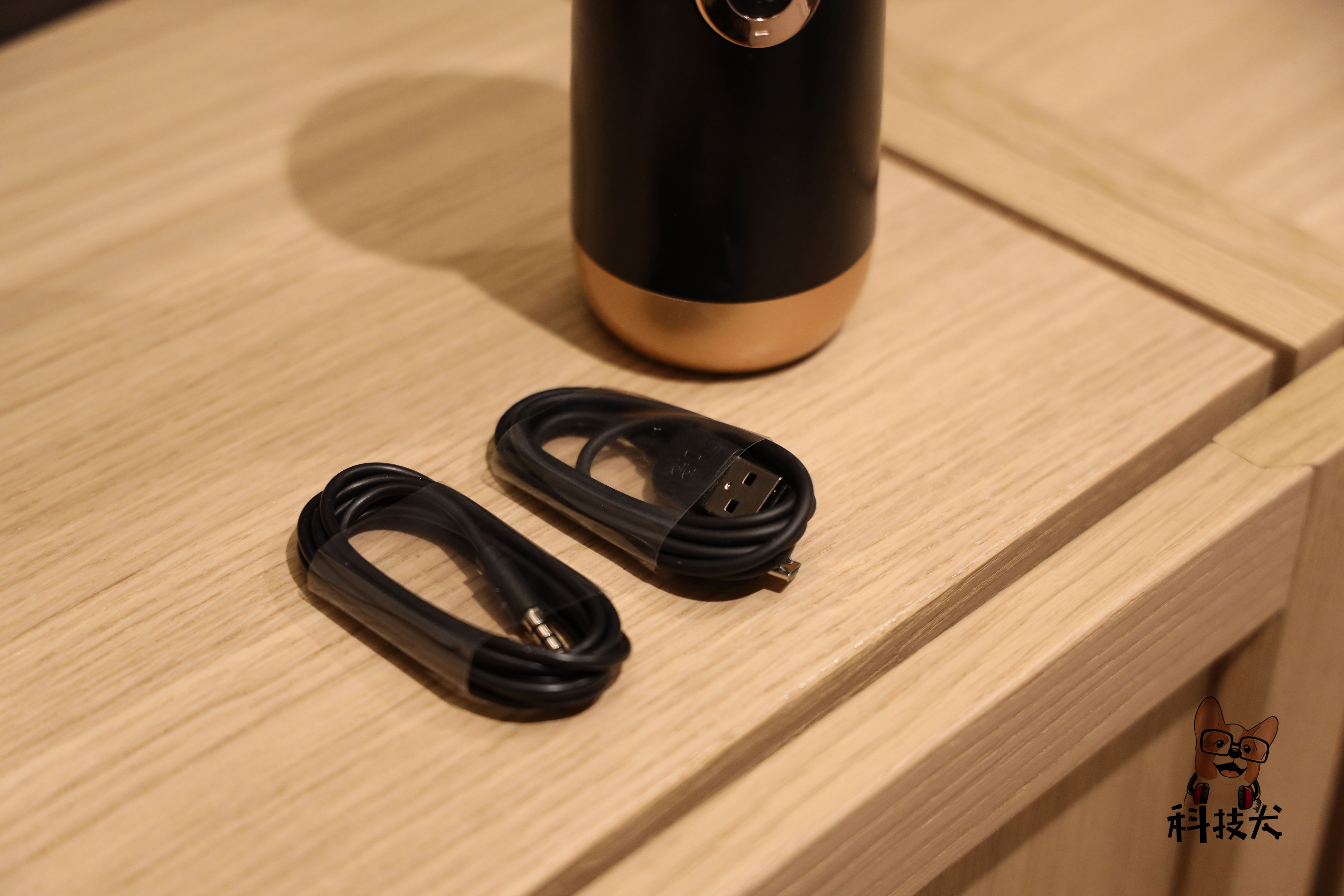 唱吧精灵麦克风q3插电脑当麦克风,唱吧精灵麦克风q3有伴奏吗