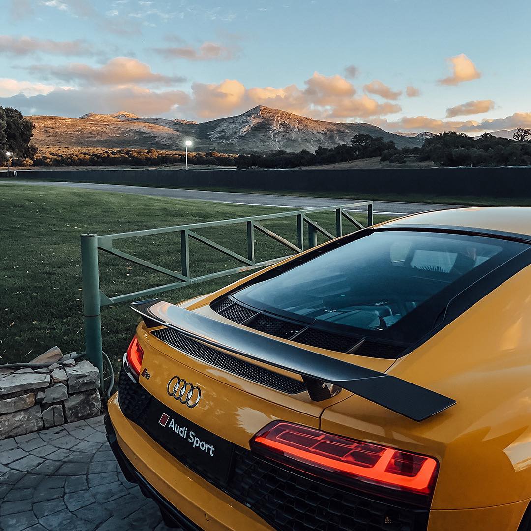 2020奥迪r8v10顶级超跑图片,2017款奥迪r8v10coupe炸街