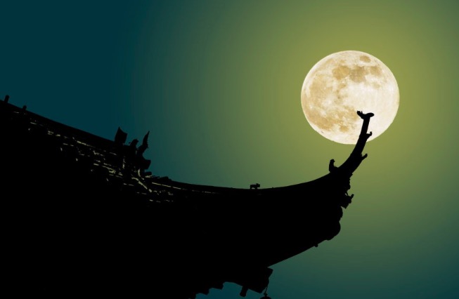 苏轼十五年后再写西湖,苏轼泛舟西湖写下名句