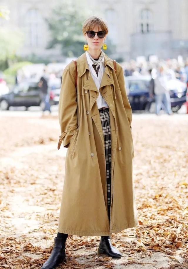 卡其色最佳的搭配,深卡其色的最佳搭配